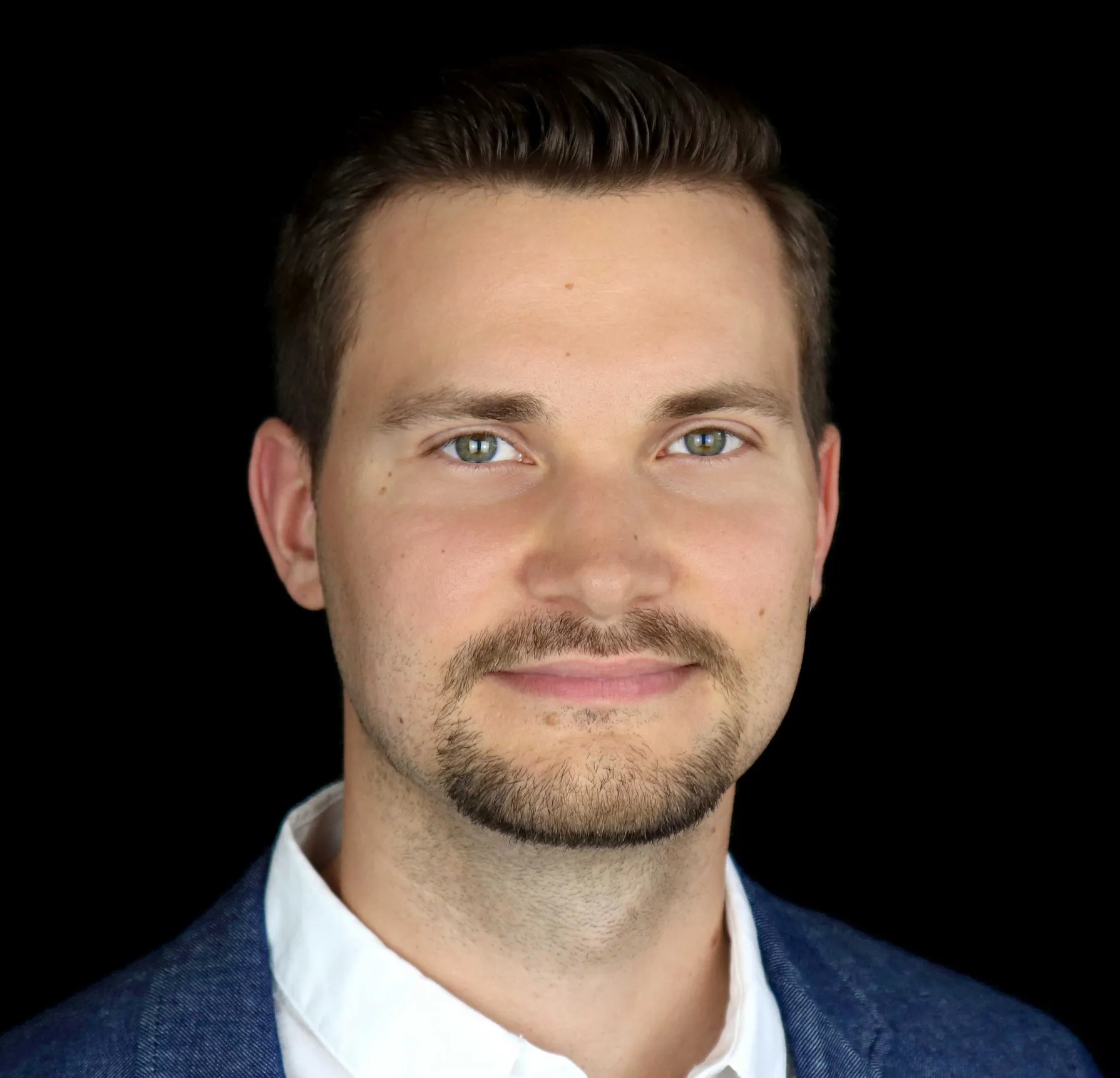 SingerGerald Headshot.jpg